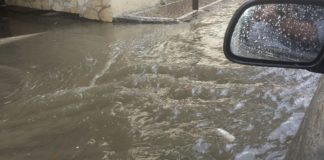 Aversa: strade sporche e caditoie intasate, via Linguiti si allaga LE FOTO