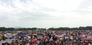 Papa a Caserta, cresce l’attesa in piazza Carlo III FOTOGALLERY