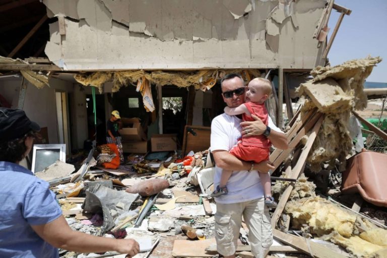 Israele, verso intesa con Hamas: 5 giorni di pausa per decine di ostaggi. Ma la Casa Bianca frena: lavoriamo per un accordo