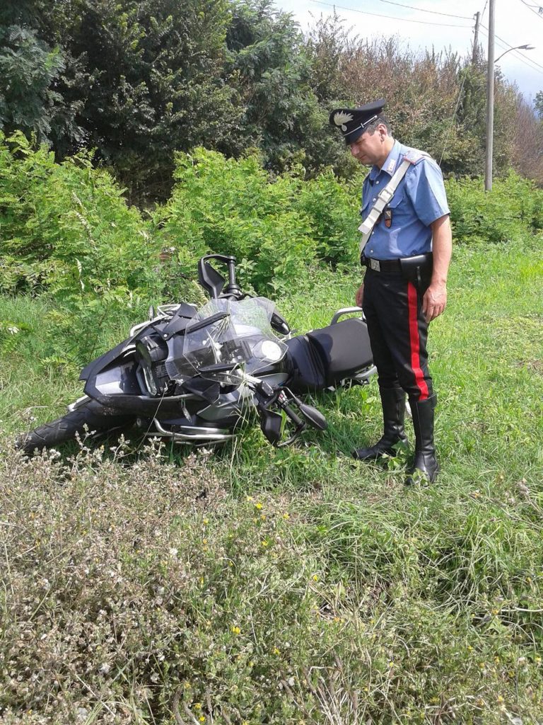 Amorosi: auto contro moto, ferito centauro: automobilista scappa