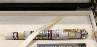 La Provincia dona a papa Francesco una penna speciale della Marlen