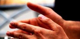 In fuga dall’Afghanistan, Rezai si diploma in una scuola dell’alto casertano