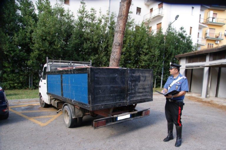 Trasportavano materiale ferroso, due denunciati