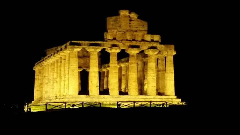 Il Tempio di Cerere torna ad illuminare le notti di Paestum