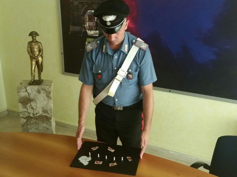 Benevento: nasconde l’eroina nelle caramelle, 27enne del rione “Libertà” fermato dai carabinieri