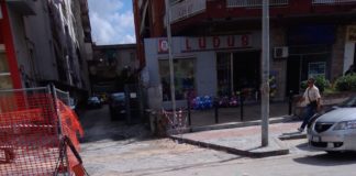 Aversa: incredibile in via di Jasi, in alcuni punti nuovi marciapiedi senza scivolo per disabili LE FOTO