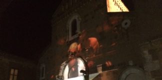 Settembre al Borgo: proteste, ressa e fischi allo spettacolo Eduardiana GUARDA LE FOTO