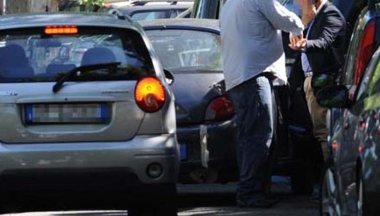Napoli, parcheggiatori abusivi, la situazione è sempre più insostenibile