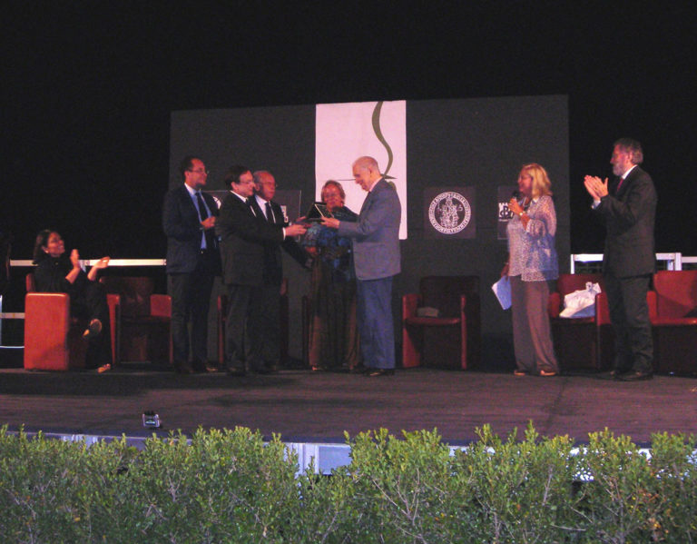 Studi leopardiani: conferito a Blasucci il premio “La Ginestra”, cerimonia a Torre del Greco