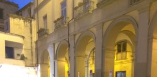 Aversa: Giovane ferita in via Seggio, in pochi al sit-in di solidarietà