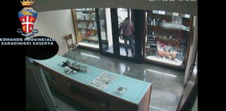 Rapina in gioielleria a Casal di Principe, 31enne in manette: GUARDA IL VIDEO DELL’ASSALTO
