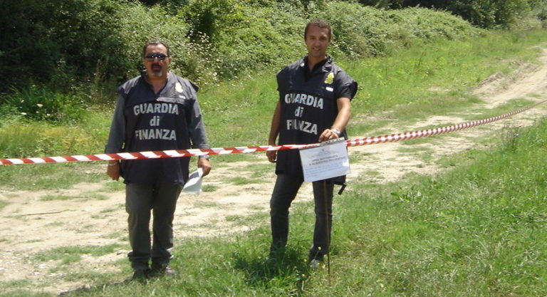Aversa: tremano i furbetti degli standard comunali, irregolarità nel 73% dei casi. Ora il comune deve far rispettare legalità