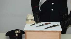 San Bartolomeo in Galdo: tre coltelli proibiti in casa, denunciato