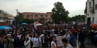 Vertice Bce a Napoli, in migliaia al corteo. Attivisti: tutti gli italiani scendano in piazza VIDEO