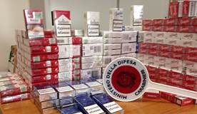 Aversa: 30 kg di sigarette di contrabbando in casa, arrestato 37enne