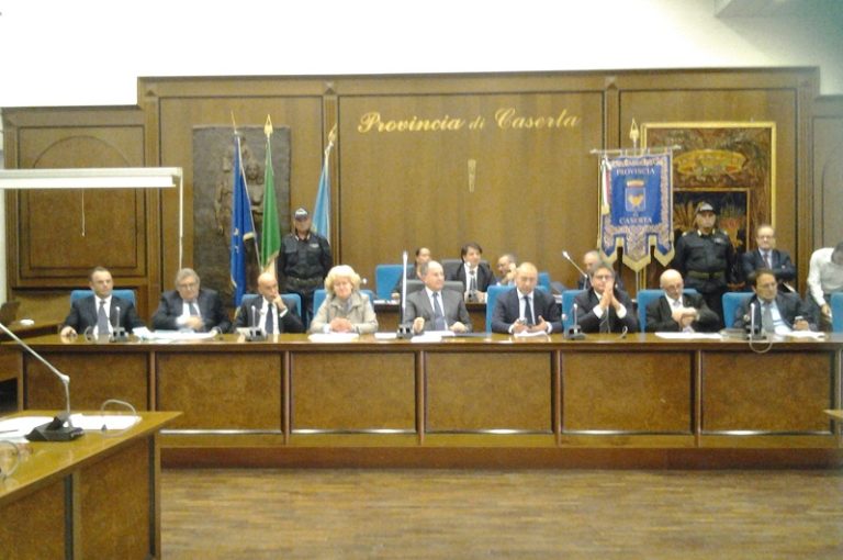 Caserta: il Consiglio Provinciale approva il bilancio di previsione, debito di 4 milioni