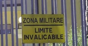 Montoro: ubriaco tenta di investire una persona, insulti e minacce anche a carabinieri