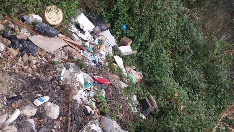 Santa Maria a Vico, De Lucia denuncia: alvei trasformati in discariche