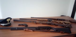 Minaccia la fidanzata e i carabinieri con un fucile, 32enne arrestato in Irpinia