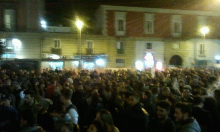 Giugliano: tanta gente in piazza, parte corteo contro inquinamento e inceneritore LE FOTO