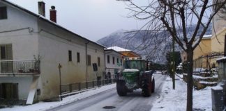 Piedimonte Matese: città imbiancata, in azione la Protezione Civile FOTO