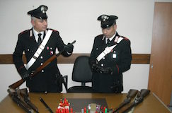 Avella: piccolo arsenale in casa, due denunciati