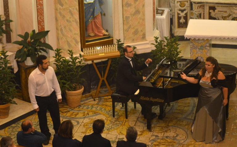 Caserta: sabato in piazza Amico lo spettacolo InCanto napoletano