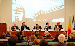 Al carcere di Nisida il libro di Pino De Maio, Roberti: lotta alle mafie priorità per cambiare paese