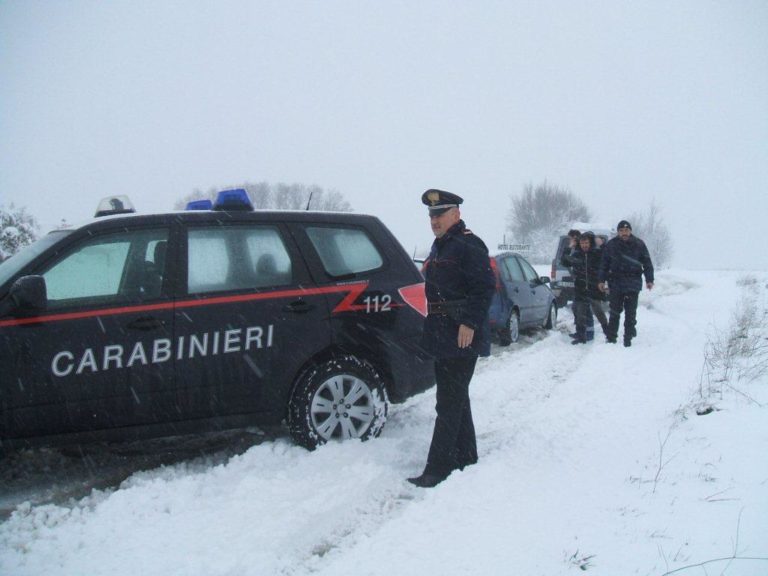 Benevento: carabinieri in prima linea per fronteggiare emergenza neve