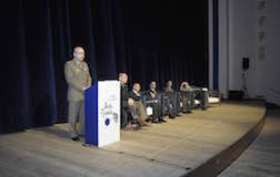 Gianfranco Paglia ad Avellino per il calendario 2015 dell’esercito