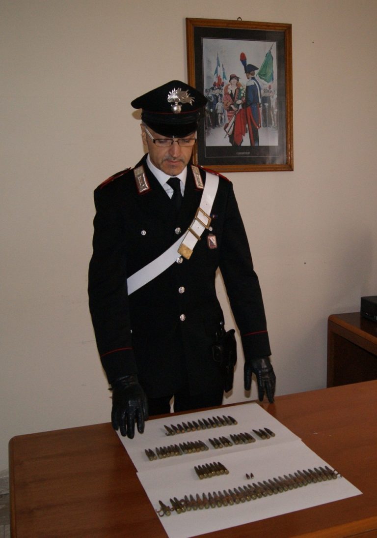 Airola: nascondeva proiettili di armi da guerra, denunciato