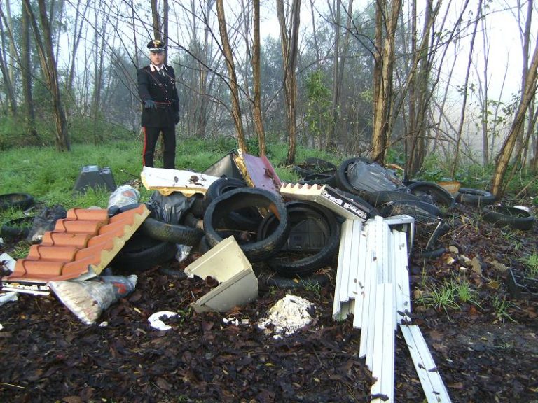 Cerreto Sannita: trovati rifiuti abbandonati lungo sponda Volturno