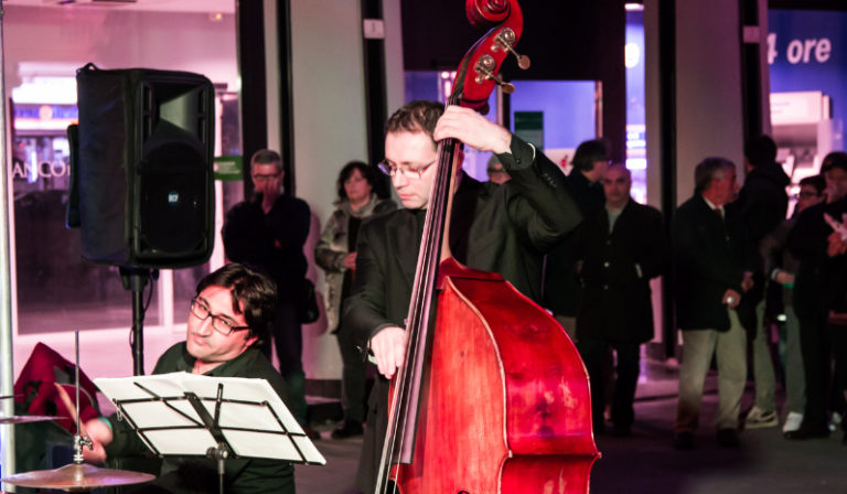 Caserta: InCanto di Natale, in scena la Trio Band Cover