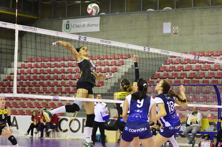 Volley, la Corpora Aversa batte il Rovigo: 2 punti per i play off