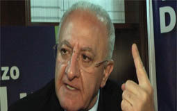 Primarie Pd, De Luca: “Ho pronti i Lince, avanti come un carro armato”. Accuse ai “confratelli malviventi” VIDEO-INTERVISTA ESCLUSIVA