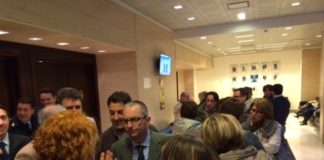 Tagli agli stipendi dei dipendenti del consiglio regionale della Campania: lavoratori in rivolta