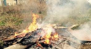 Villa Literno: incendia lastre di eternit, arrestato 38enne