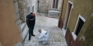 Donna uccisa da 30 coltellate nel Beneventano, l’assassino confessa: raptus omicida durante lite