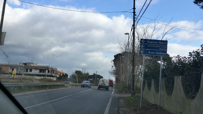 Qualiano: nuova segnaletica in via Ripuaria