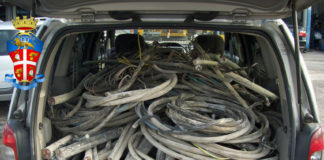 Calitri: auto fuori strada per sfuggire a carabinieri, recuperati 450 kg rame