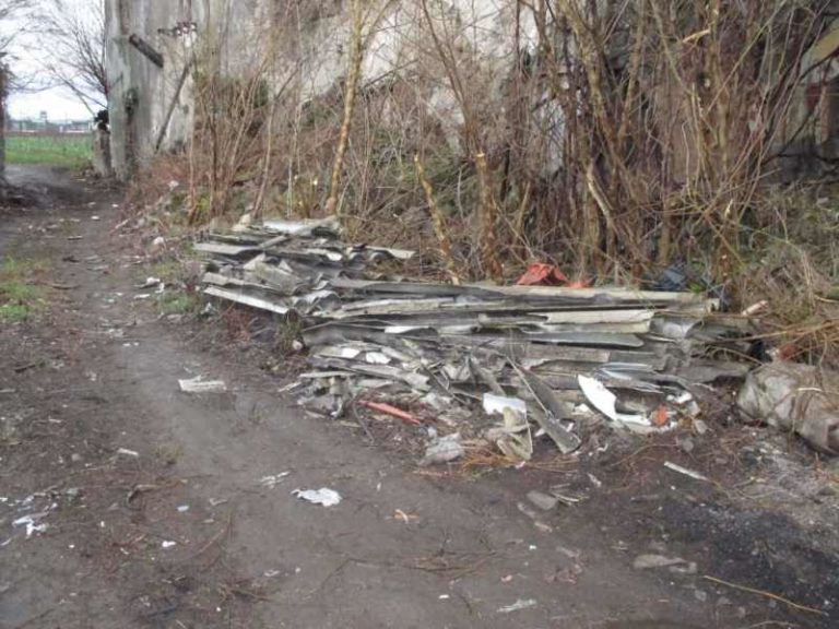 Acerra: scoperta nuova discarica di eternit