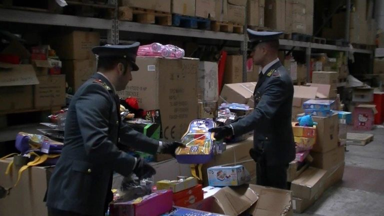 San Prisco: sequestrati 2500 articoli privi del marchio Ce, denunciato imprenditore