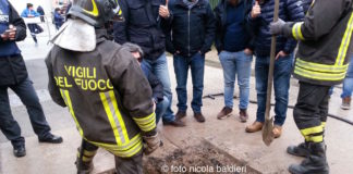 Iovine: le mani del clan su lavori metano, vigili del fuoco scavano a Casapesenna: LE FOTO