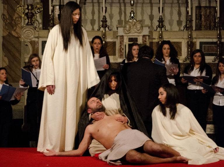 Cesa: l’Azione Cattolica porta in scena la Passione di Cristo FOTO