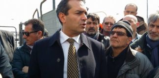 Napoli, De Magistris incontra lavoratori cantieri metropolitana: stop a sciopero