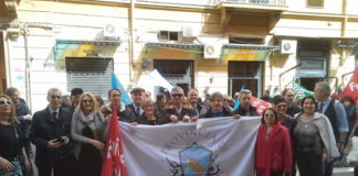 Esuberi personale province, manifestazione a Palazzo Santa Lucia: convocato tavolo