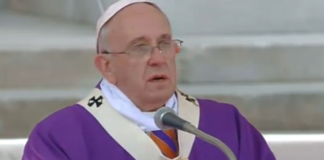 Papa Francesco tenta di spegnere le polemiche: “Chiacchiericcio arma letale”. Monito indirizzato a Padre Georg