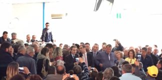 Chiusura Indesit Carinaro, Caldoro e Nappi ai cancelli dello stabilimento: regione farà sua parte VIDEO