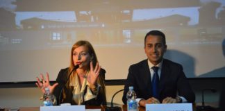 Caserta, Di Maio incontra gli studenti del Manzoni: coltivate passione politica