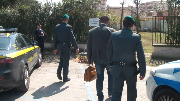Standard Aversa, danno erariale per 1,5 milioni di euro: indagati l’ex sindaco Ciaramella e 4 dirigenti comunali
